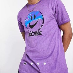 NWT Nike standard fit tee